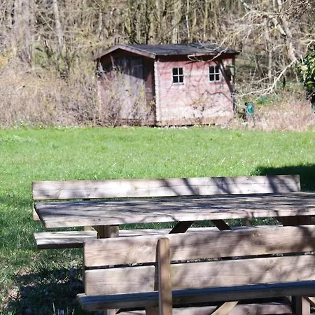 Living On Organic Leisure Farm *